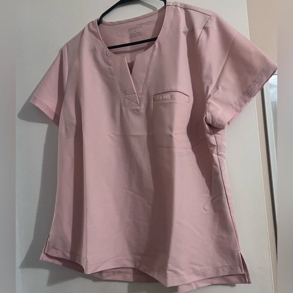 jaanuu scrub set